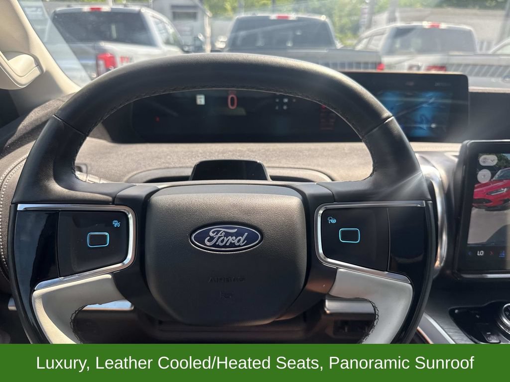 Used 2025 Ford Expedition Platinum w/ Driver's Package AWD/4WD image 29