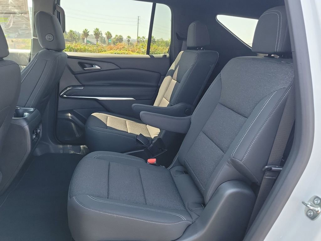 Used 2026 Chevrolet Traverse LT FWD image 23