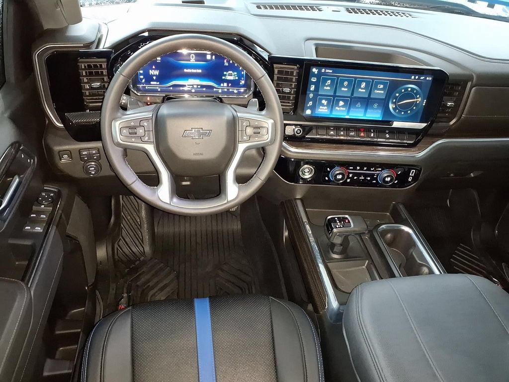 Used 2023 Chevrolet Silverado 1500 RST w/ Z71 Off-Road Package AWD/4WD image 4