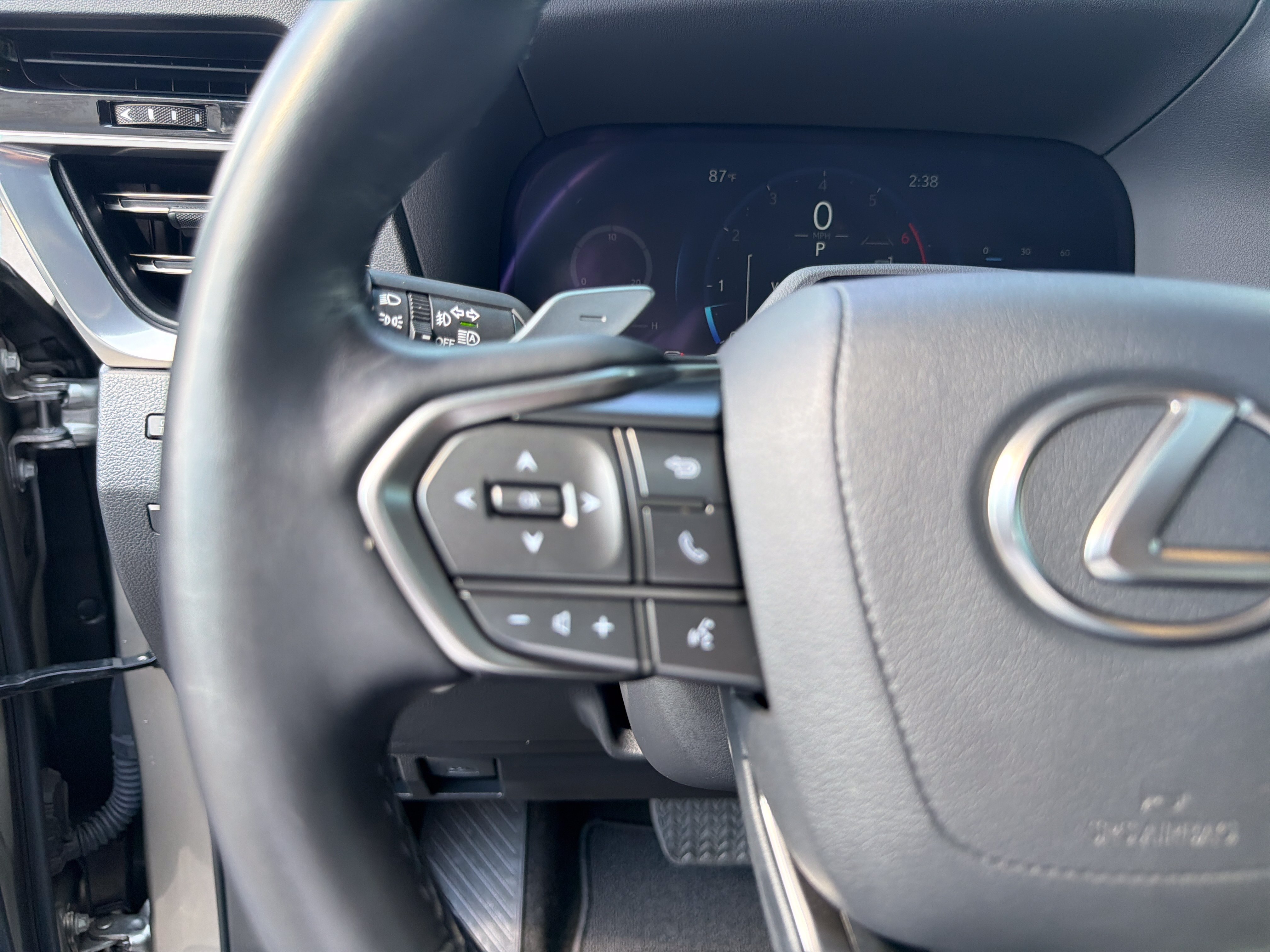 Used 2024 Lexus GX 550 w/ Accessory Package (31) AWD/4WD image 22