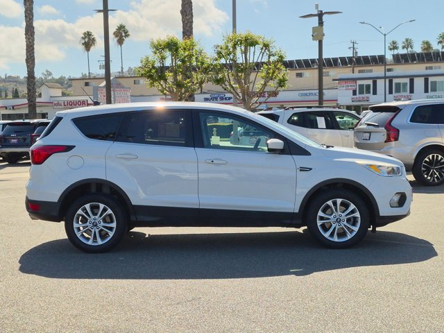 Used 2019 Ford Escape SE FWD image 4