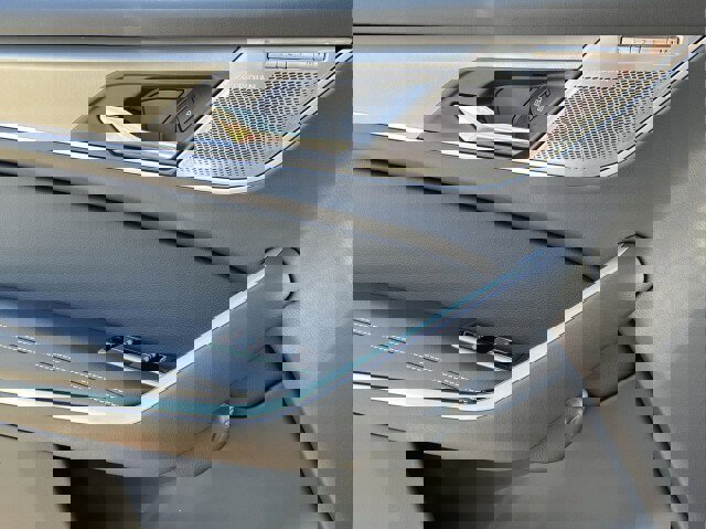 Used 2025 Jaguar F-PACE R-Dynamic S image 28