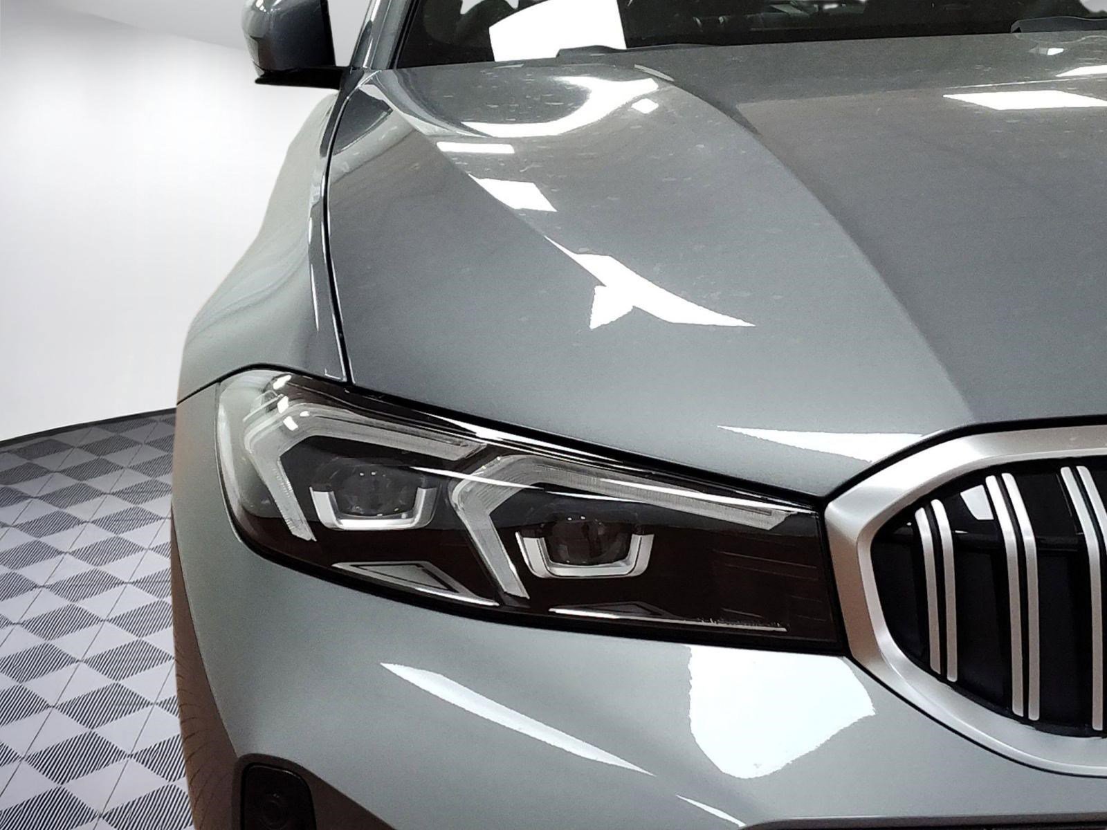 New 2026 BMW 330i Sedan w/ M Sport Package RWD image 9