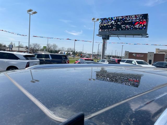 Used 2022 GMC Yukon XL Denali image 10