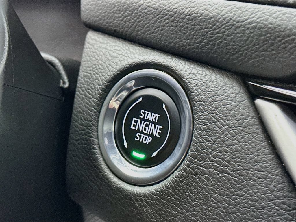 Used 2024 Cadillac XT4 Premium Luxury FWD image 16