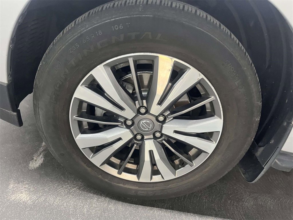 Used 2019 Nissan Pathfinder S image 11