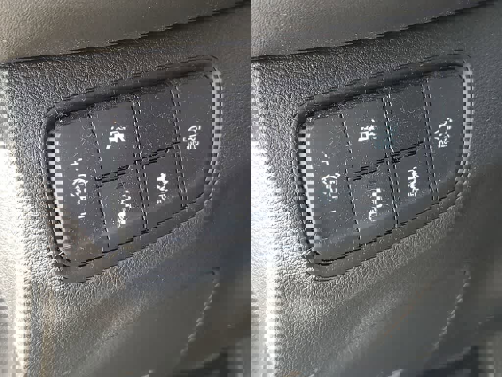 Used 2020 Hyundai Santa Fe Limited image 21