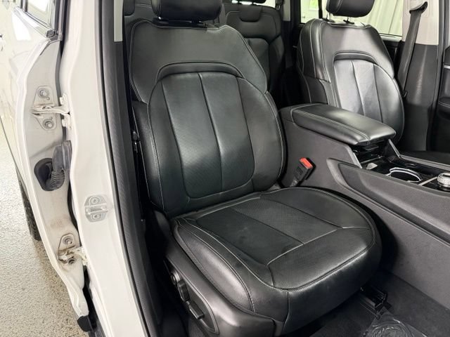 Used 2023 Jeep Grand Cherokee Limited w/ Luxury Tech Group II AWD/4WD image 25