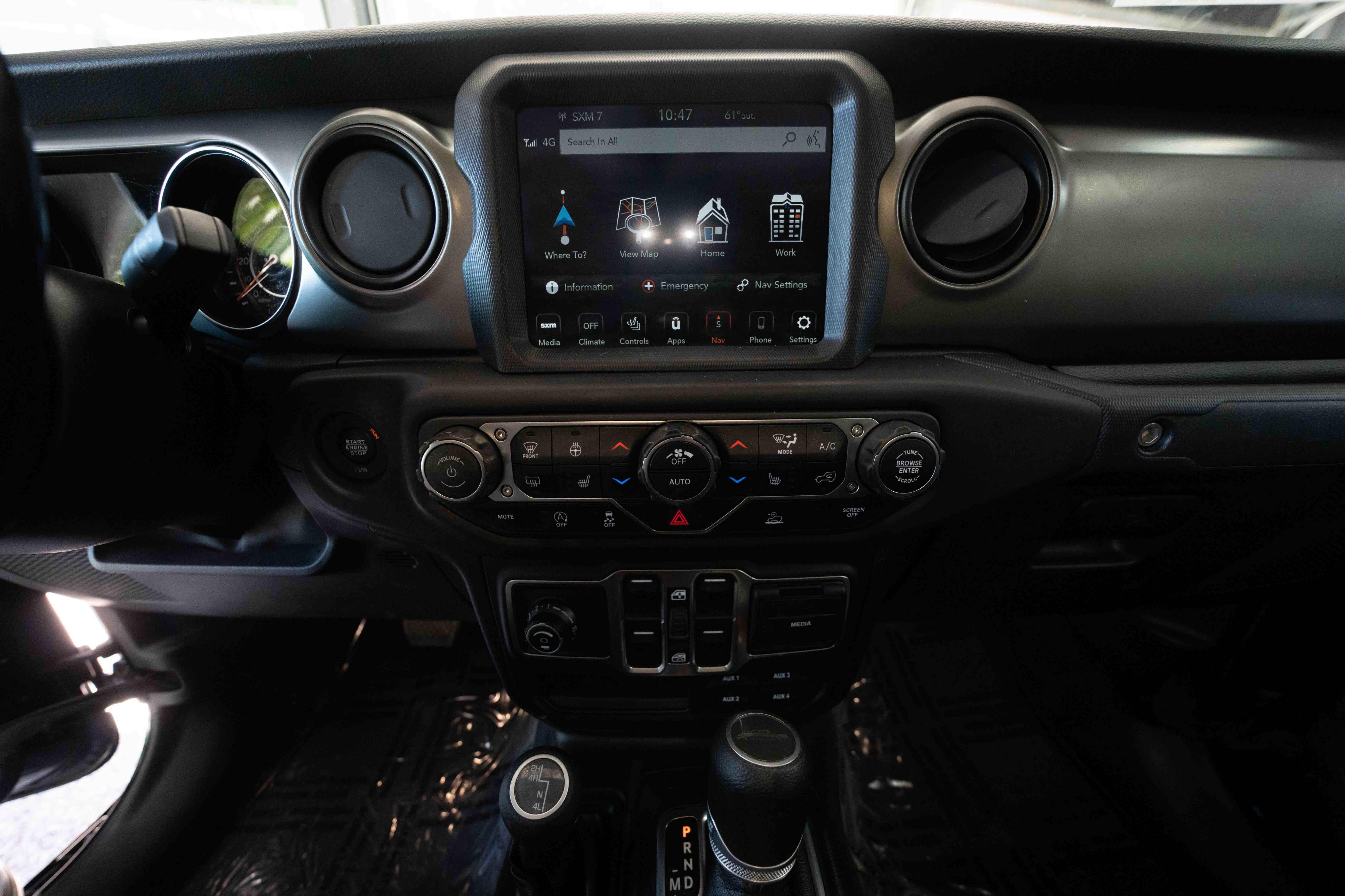Used 2021 Jeep Gladiator Sport AWD/4WD image 17