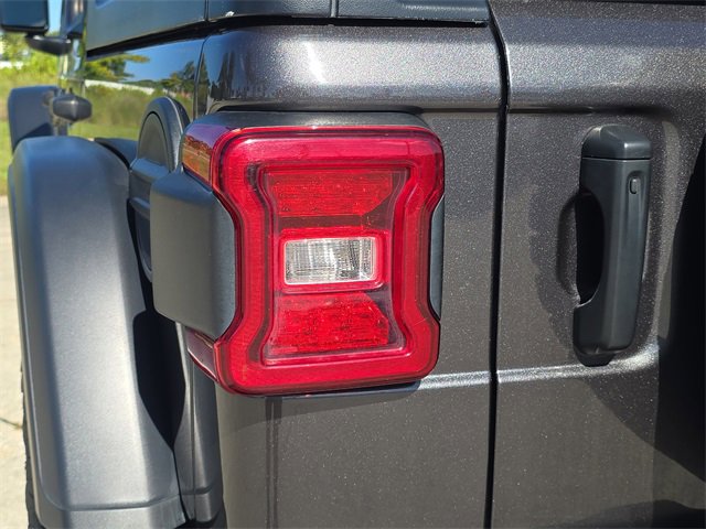 Used 2024 Jeep Wrangler Unlimited Rubicon image 8