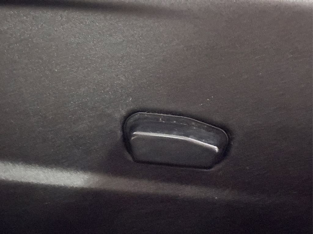 Used 2015 Dodge Challenger R/T Plus image 33