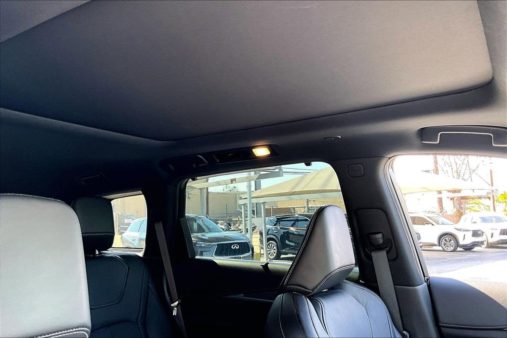 Certified 2025 INFINITI QX60 Luxe w/ Black Edition image 22