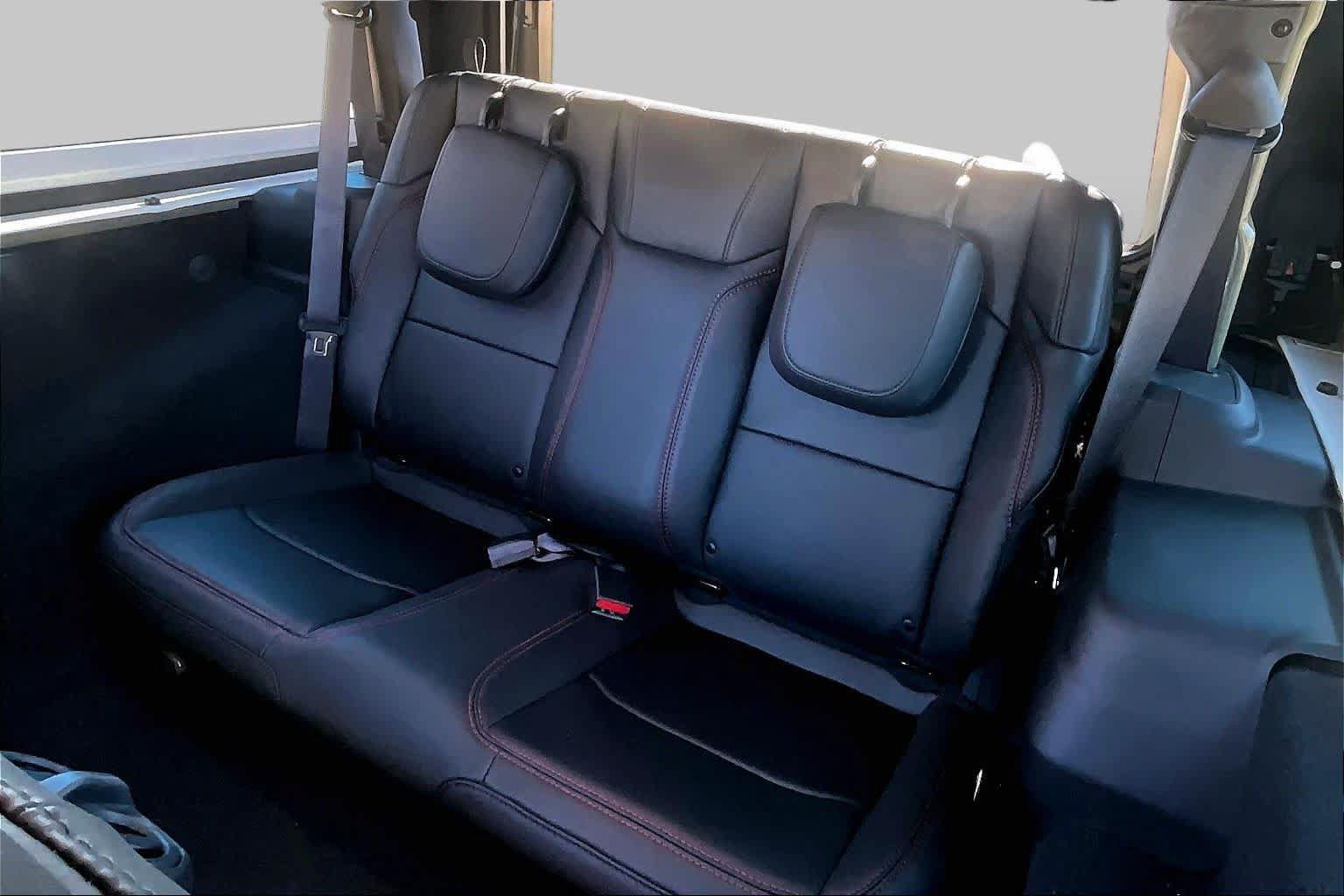 Used 2025 Jeep Wrangler Rubicon AWD/4WD image 20