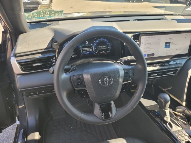 Used 2025 Toyota Camry XSE FWD image 30