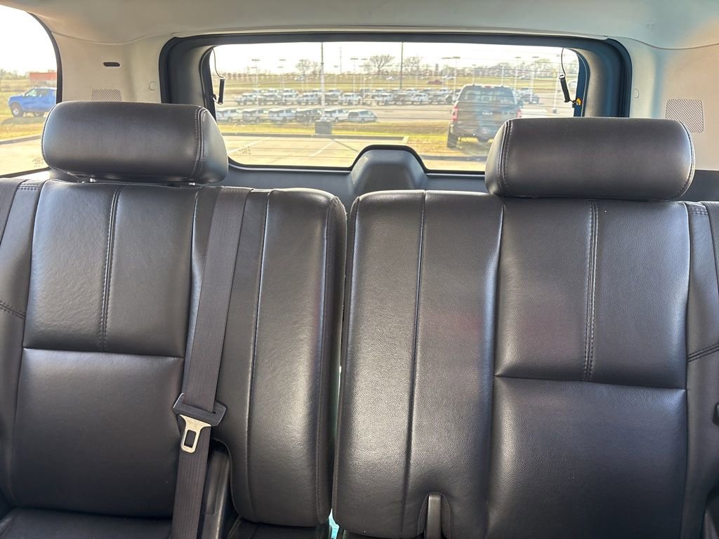 Used 2008 Chevrolet Suburban LT image 16