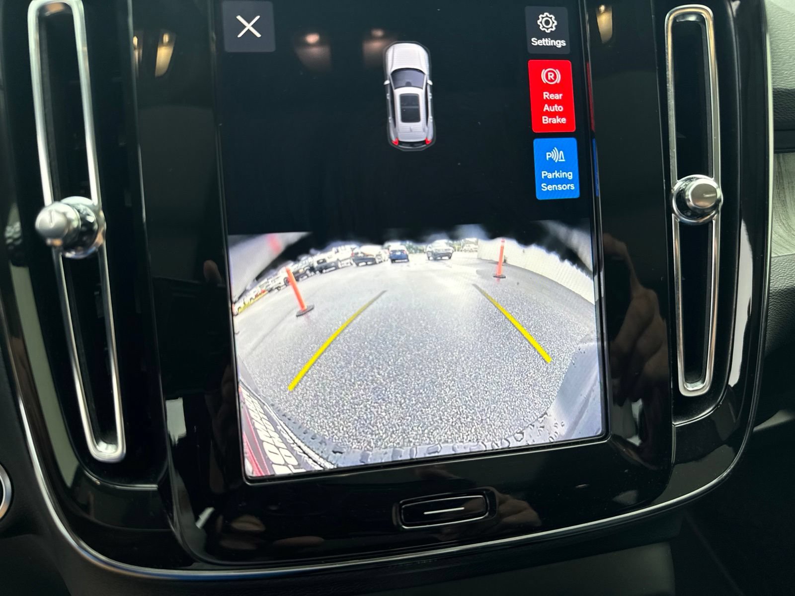 Used 2025 Volvo XC40 B5 Core AWD/4WD image 23