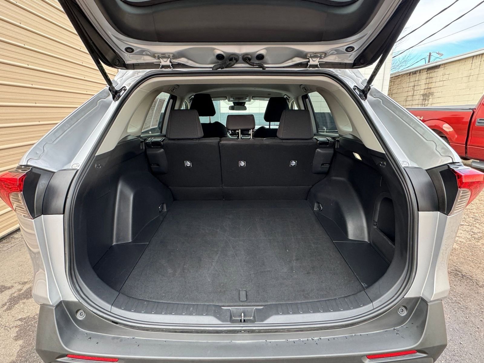 Used 2025 Toyota RAV4 LE image 30