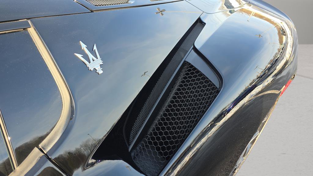 Used 2022 Maserati MC20 Coupe image 17