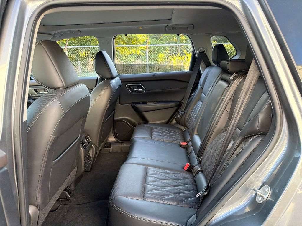 Used 2021 Nissan Rogue Platinum AWD/4WD image 19