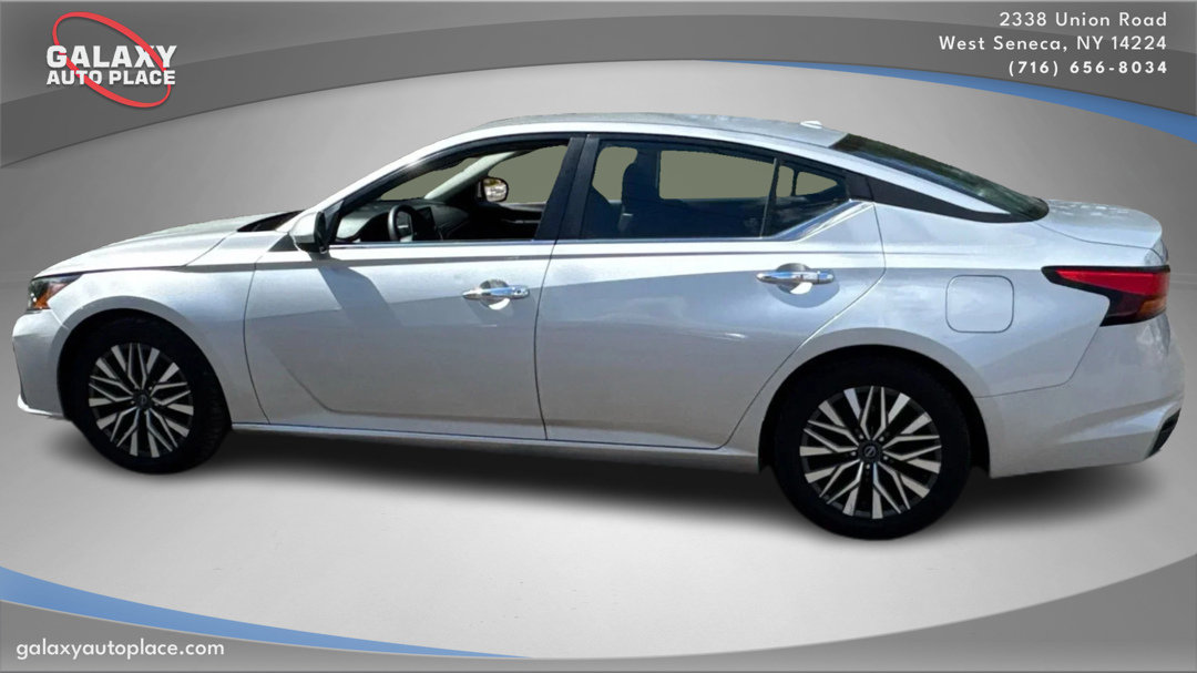 Used 2023 Nissan Altima 2.5 SV image 8