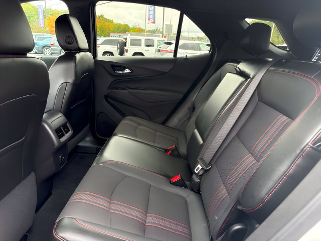 Used 2023 Chevrolet Equinox RS AWD/4WD image 17