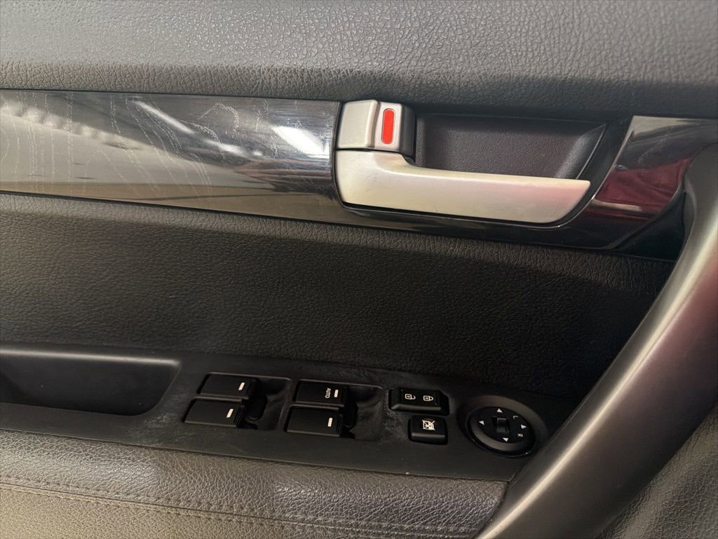 Used 2015 Kia Sorento LX image 17