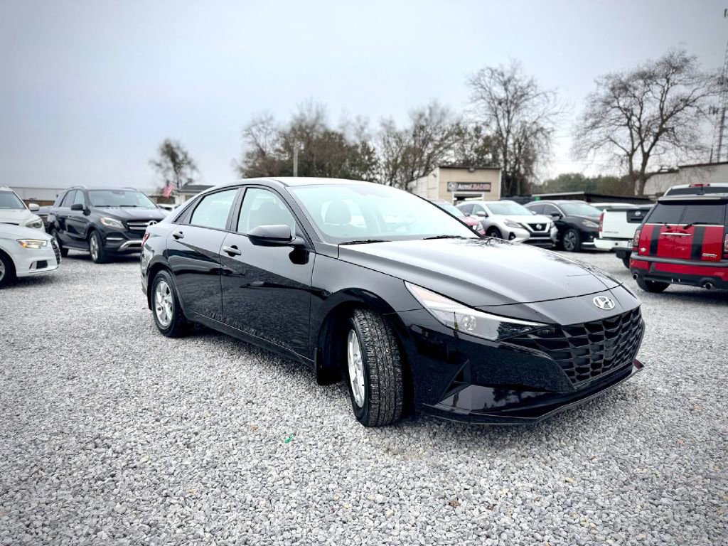 Used 2021 Hyundai Elantra SE FWD image 5