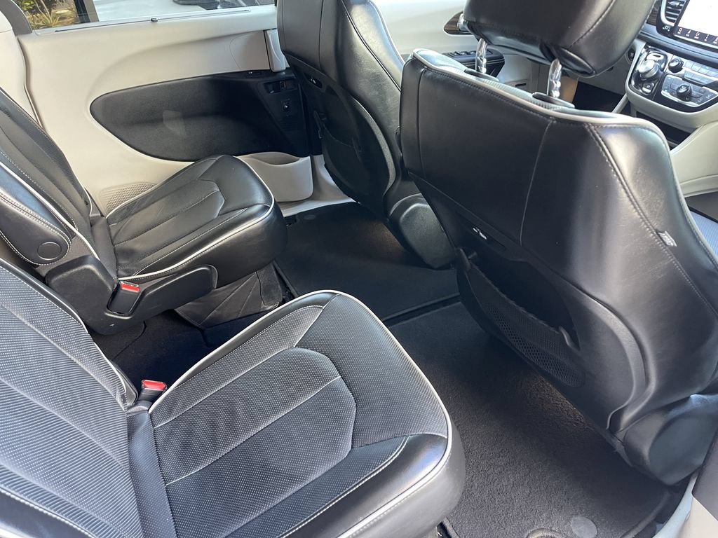 Used 2022 Chrysler Pacifica Limited FWD image 27