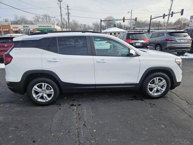 Used 2022 GMC Terrain SLE w/ Driver Convenience Package image 9