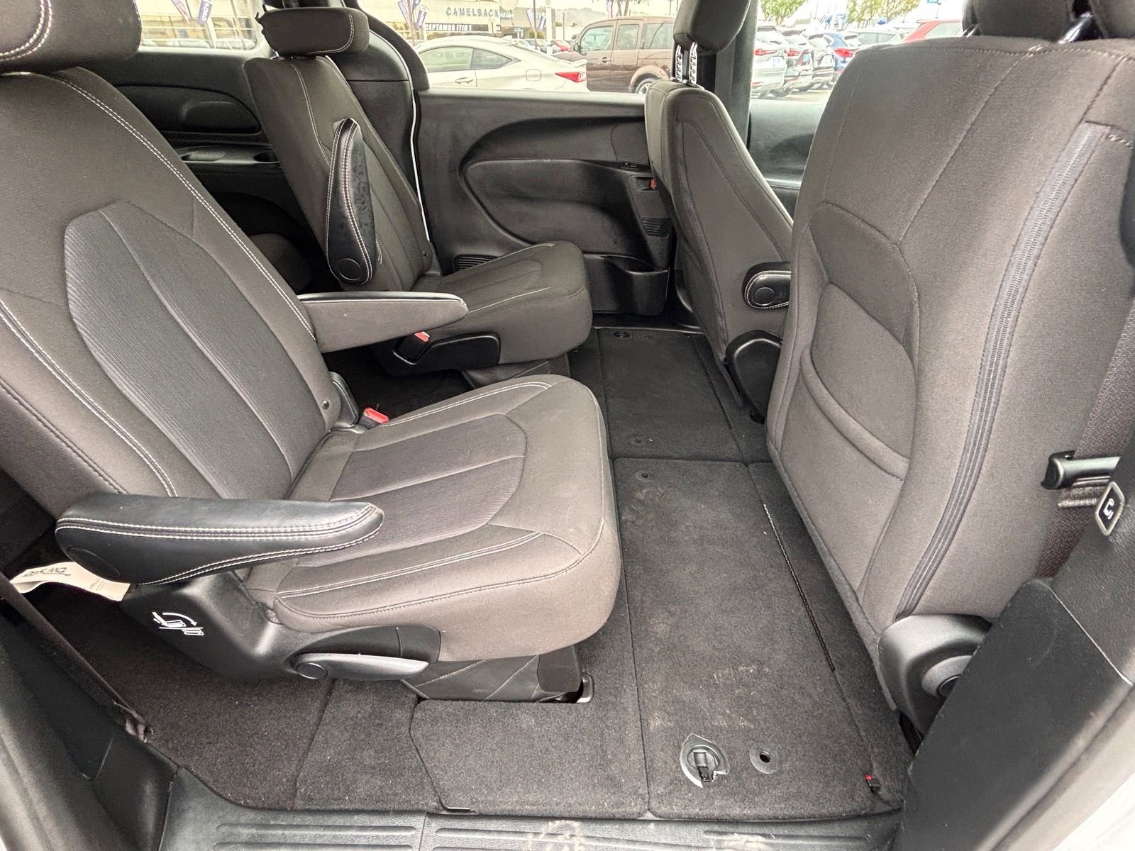 Used 2024 Chrysler Pacifica Touring FWD image 15