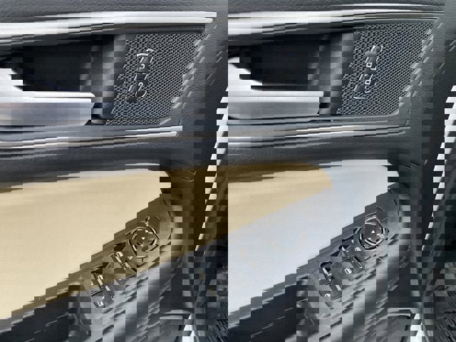 Used 2024 Ford Edge SEL w/ Convenience Package image 8