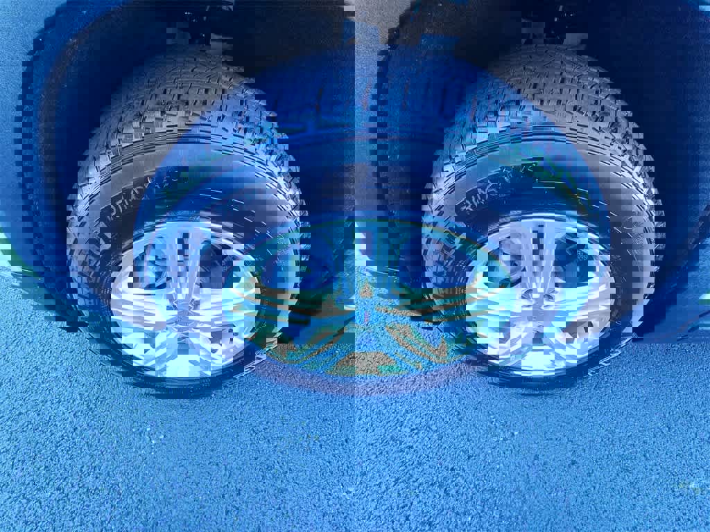 Certified 2024 GMC Terrain SLE w/ Driver Convenience Package image 10