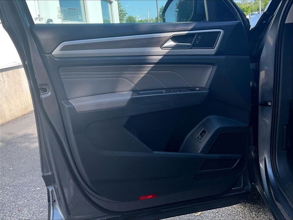 Certified 2023 Volkswagen Atlas SEL AWD/4WD image 8