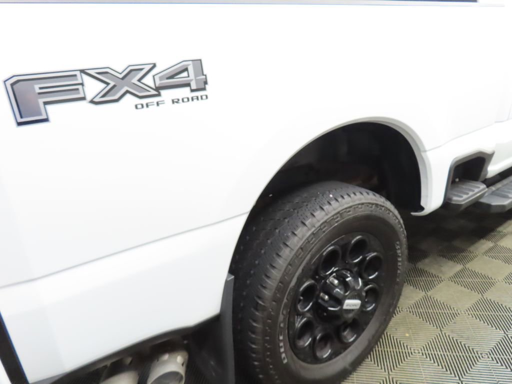 Used 2023 Ford F250 XLT w/ Black Appearance Package image 32