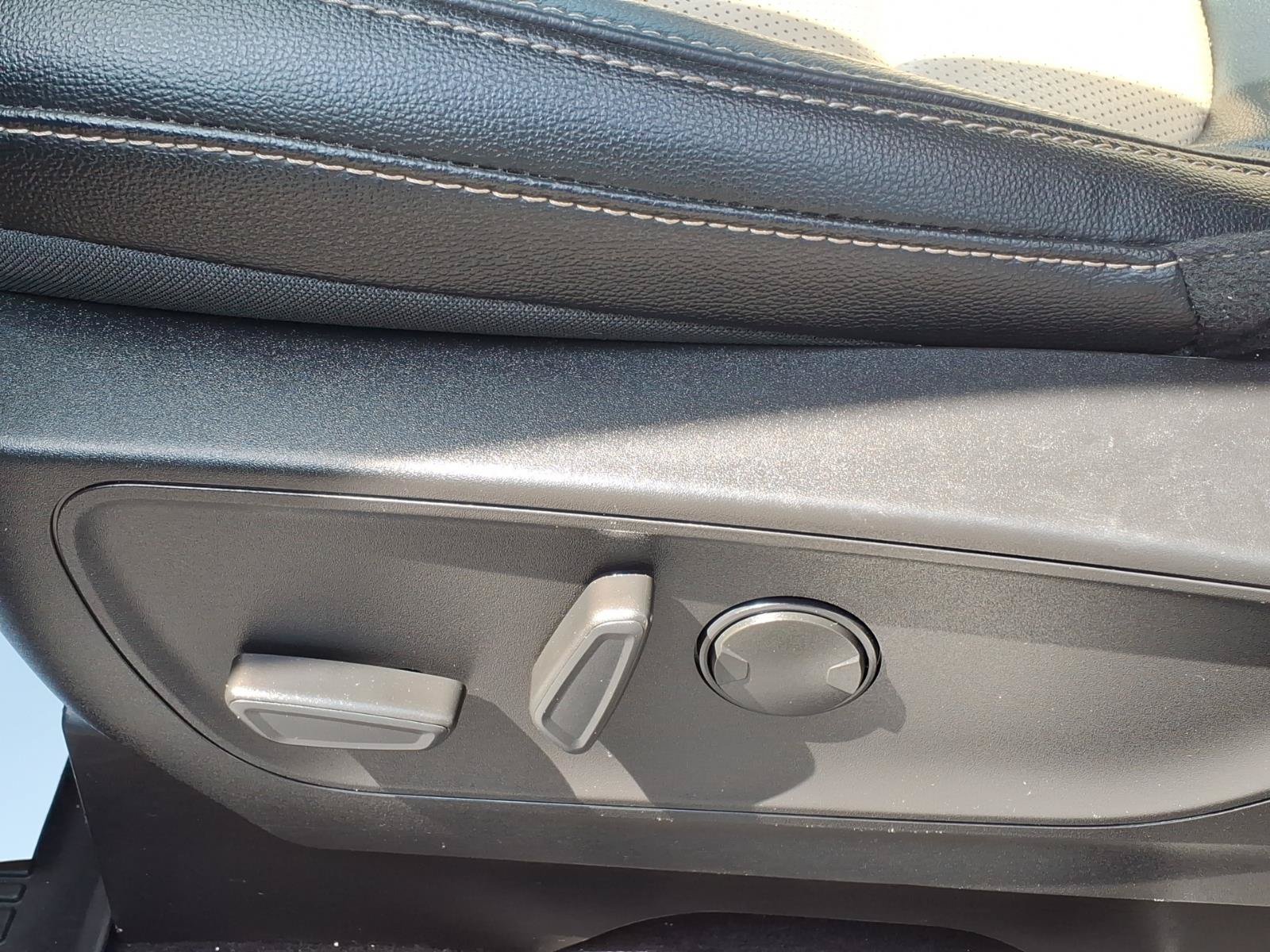 Certified 2022 Ford Escape Titanium w/ Titanium Premium Package FWD image 23