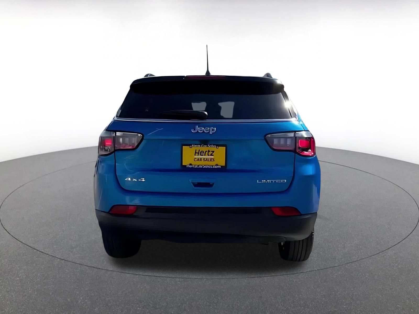 Used 2025 Jeep Compass Limited AWD/4WD image 12