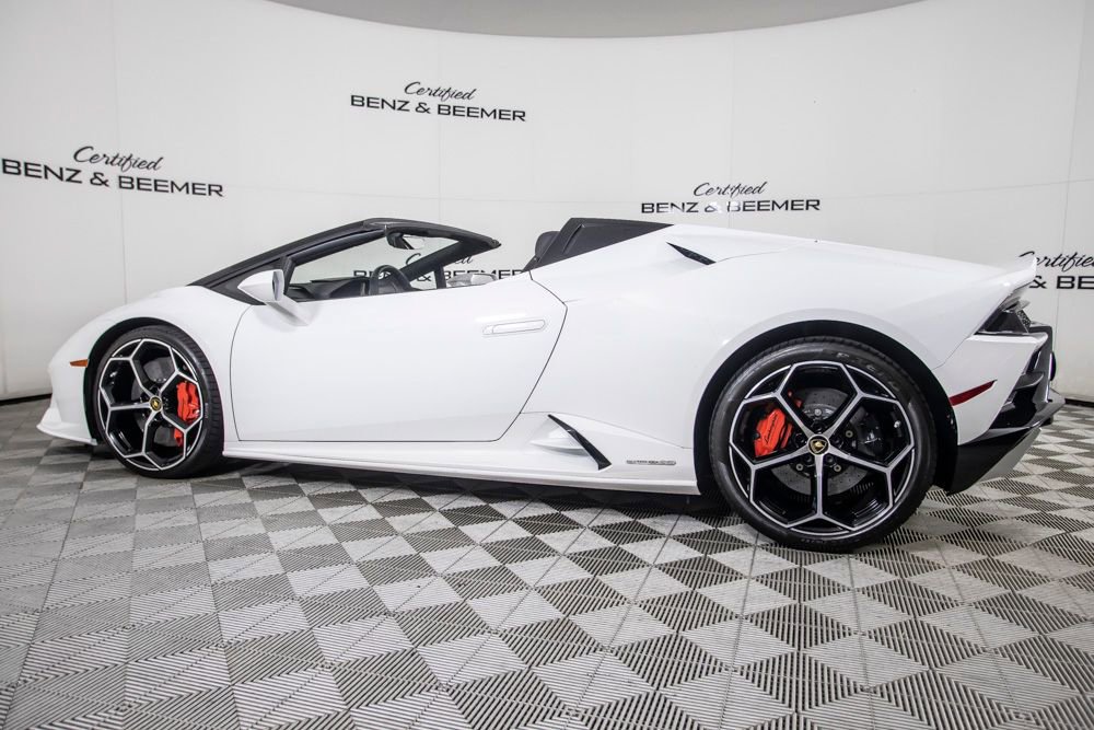 Used 2020 Lamborghini Huracan EVO image 9