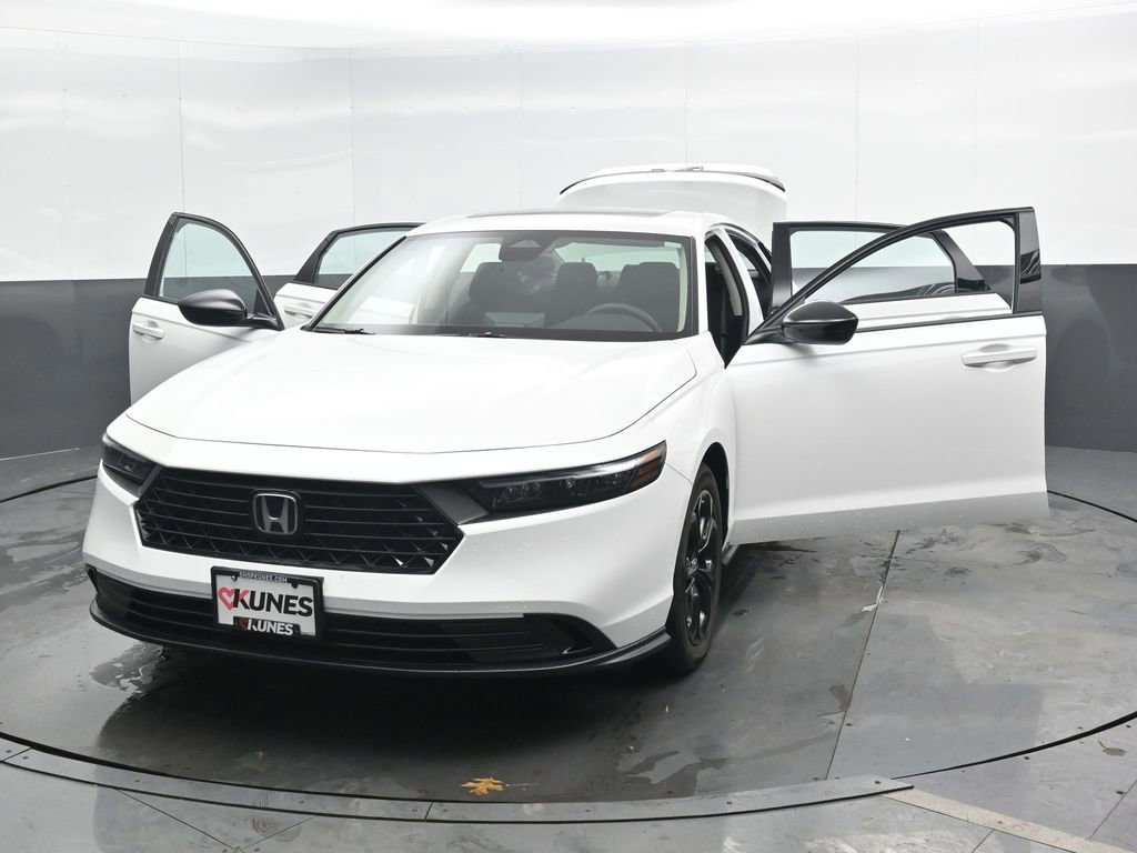 Used 2025 Honda Accord SE image 43