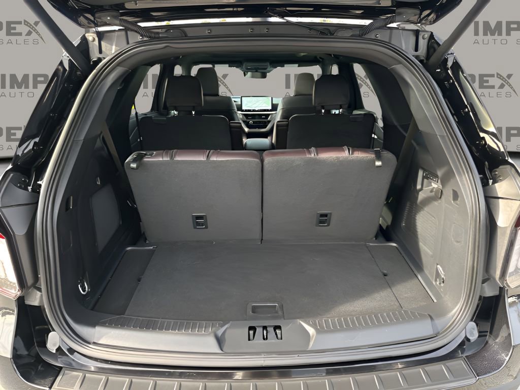 Used 2025 Ford Explorer Platinum image 32