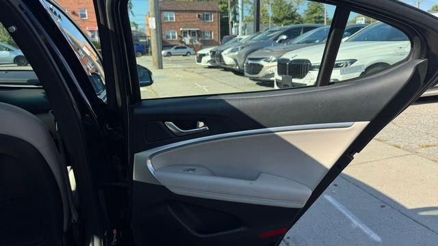 Used 2023 Genesis G70 2.0T image 20