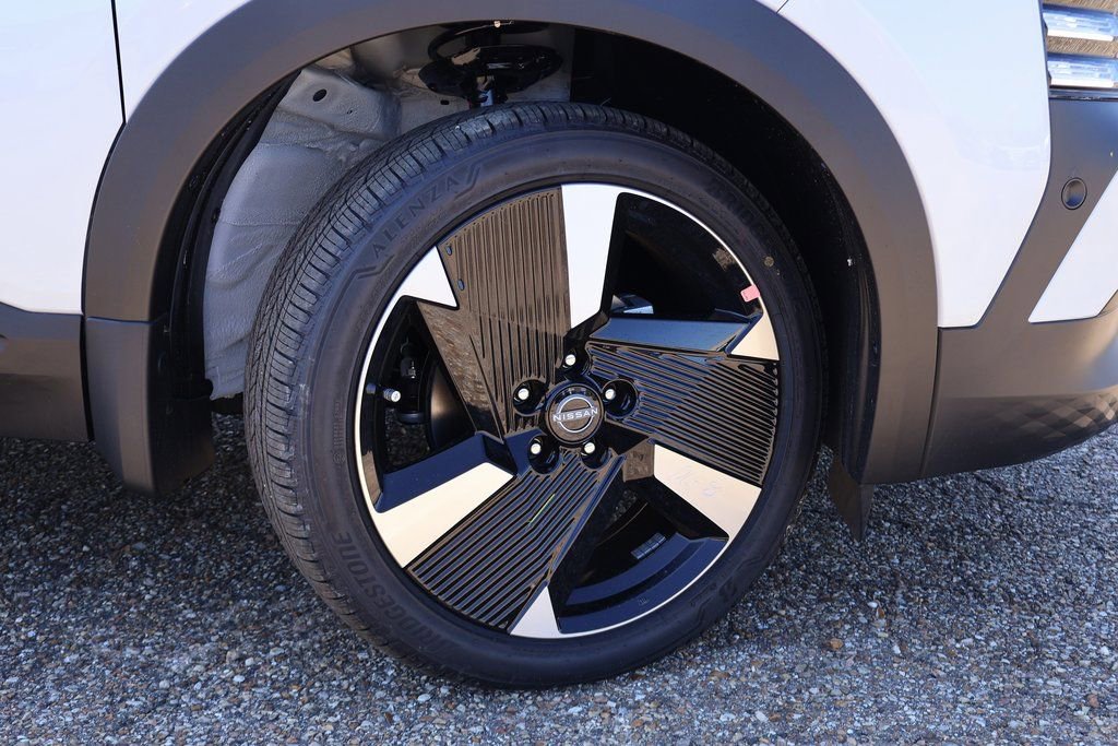 New 2026 Nissan Kicks SR w/ Cold Weather Package image 16