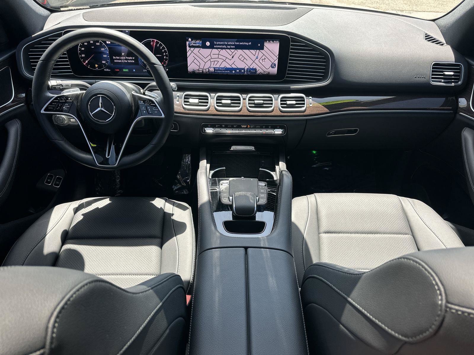 Used 2025 Mercedes-Benz GLE 450e 4MATIC w/ Driver Assistance Package image 20