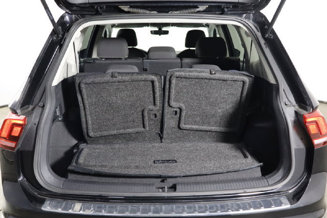 Used 2023 Volkswagen Tiguan S FWD image 17