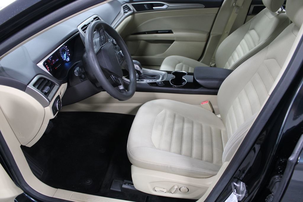 Used 2014 Ford Fusion SE FWD image 21