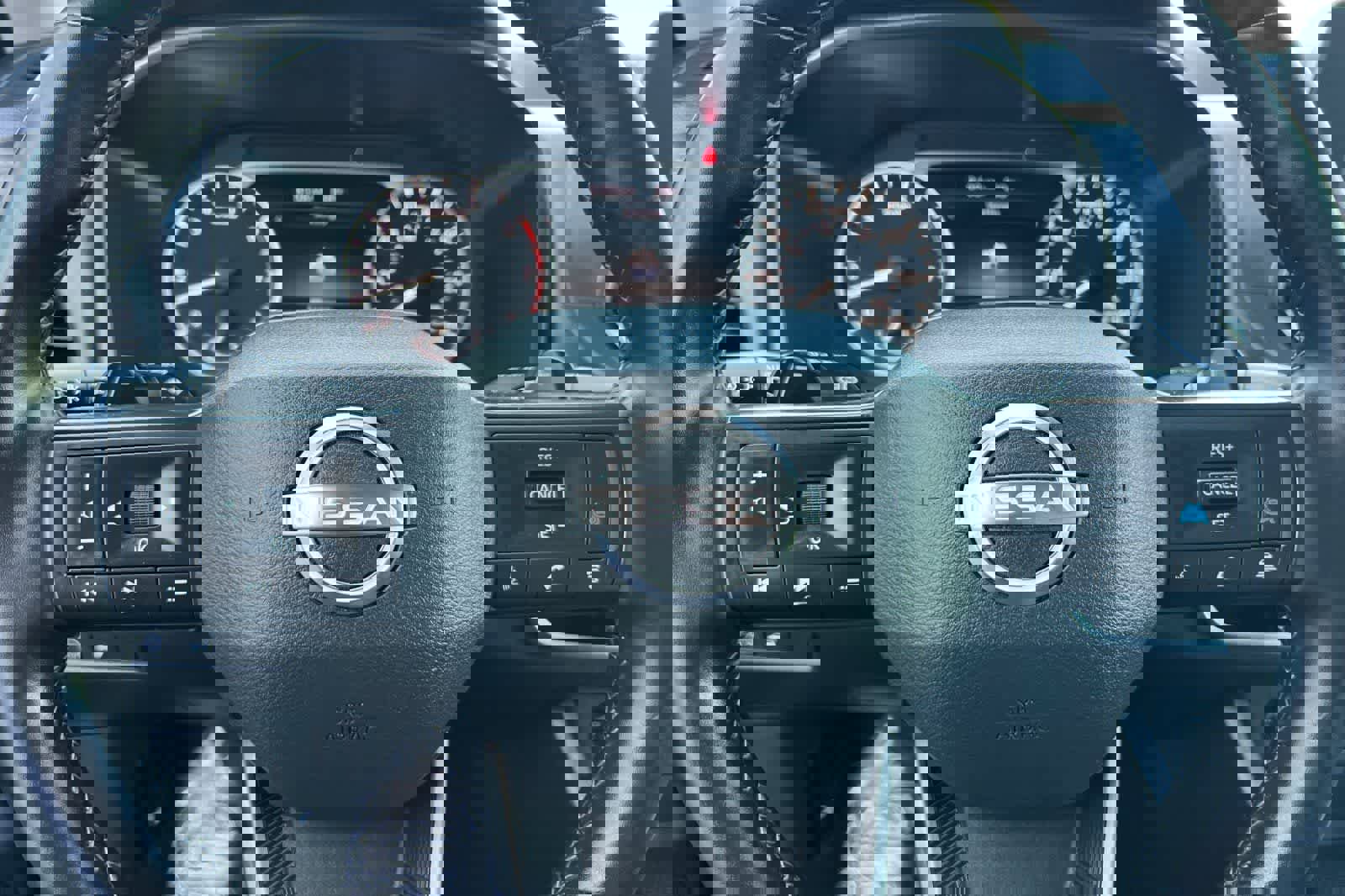 Used 2025 Nissan Rogue SV image 29