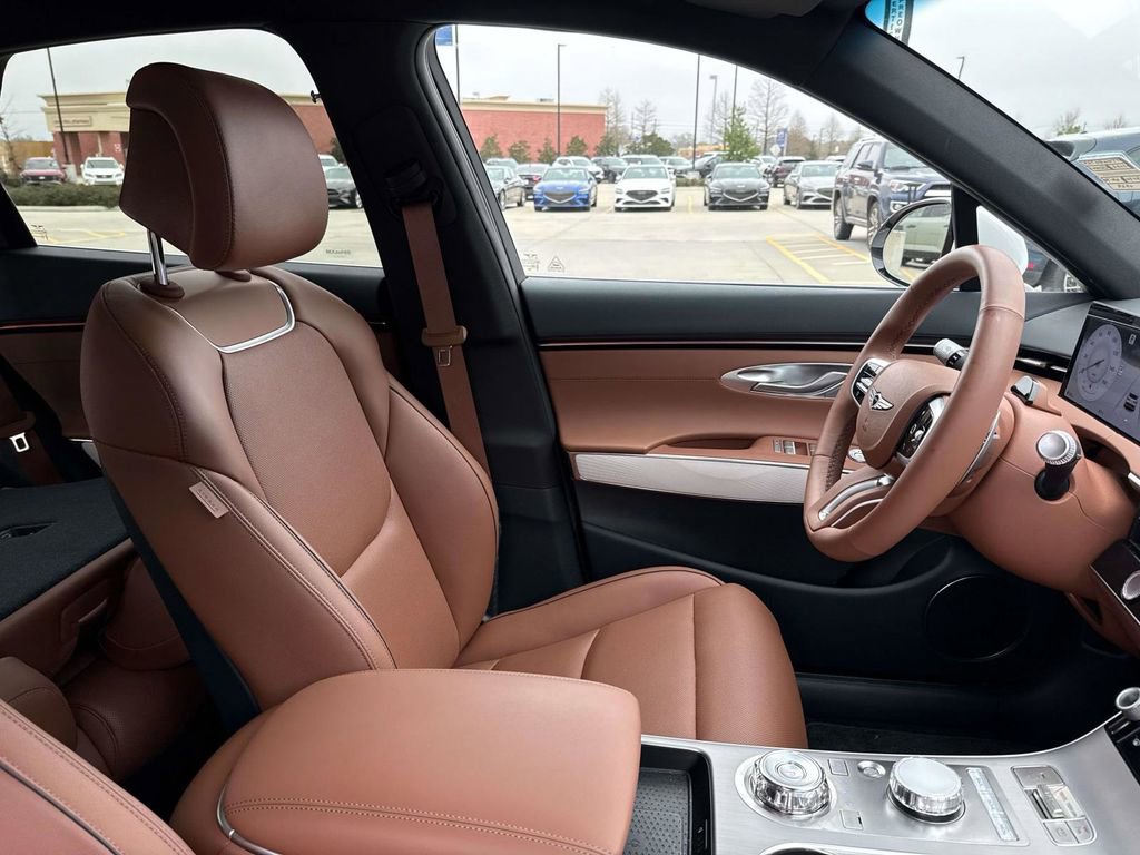 Used 2026 Genesis GV70 2.5T Advanced image 15