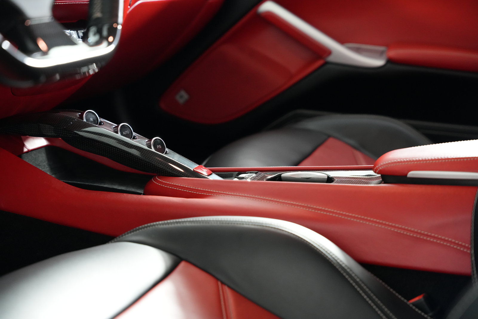 Used 2014 Ferrari F12 Berlinetta RWD image 41