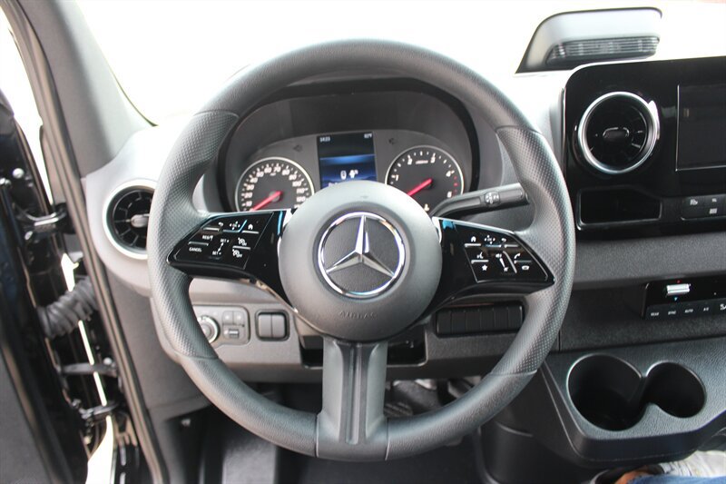 Used 2026 Mercedes-Benz Sprinter 2500 image 22