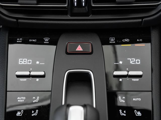 Certified 2025 Porsche Macan Turbo AWD/4WD image 20