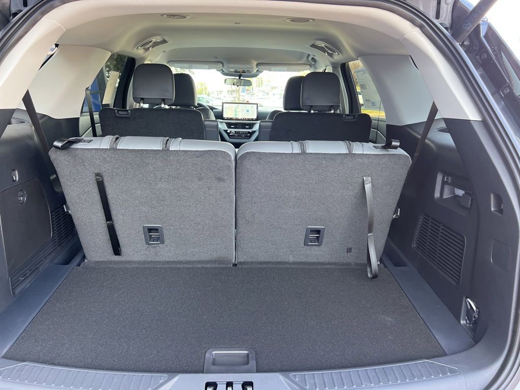 New 2026 Ford Explorer Active w/ Active Comfort Package image 9